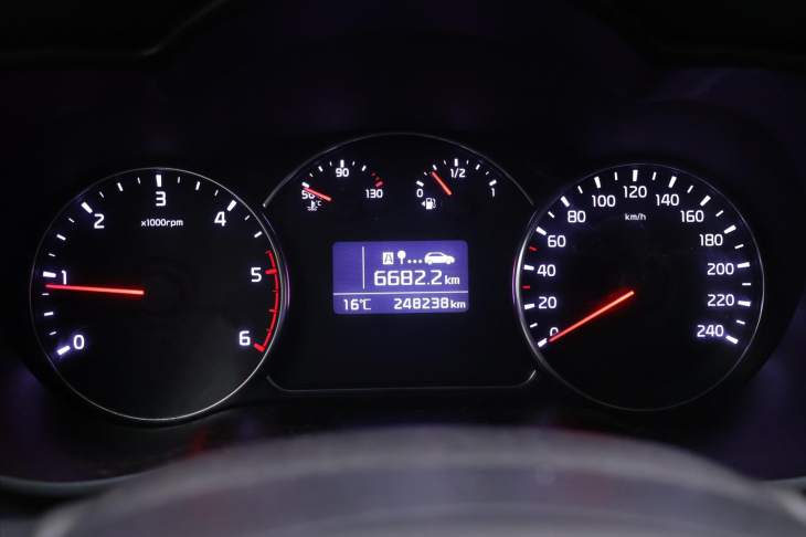 Kia Carens 1,7 CRDi 85kW CZ Comfort 2.Maj