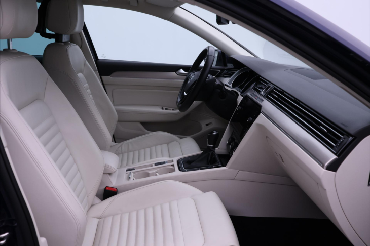 Volkswagen Passat 2,0 TDI 110kW Highline DPH