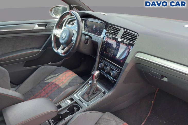 Volkswagen Golf 2,0 TSI 213kW GTI TCR Panorama
