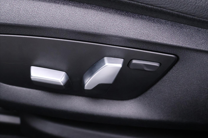 BMW Řada 5 2,0 520d 140kW AT Touring DPH