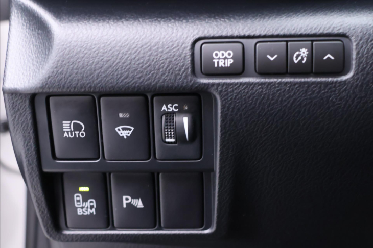 Lexus RC 300h 2,5 133kW F-Sport Navi CZ