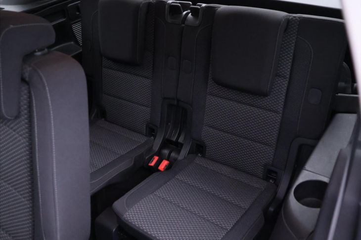 Volkswagen Touran 1,6 TDI Comfortline 7-Míst Navi
