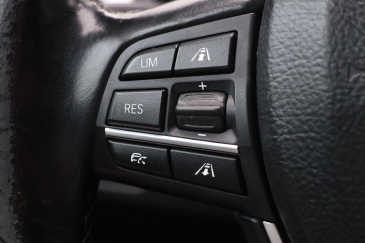 BMW Řada 5 3,0 530d x Drive Tažné Klima