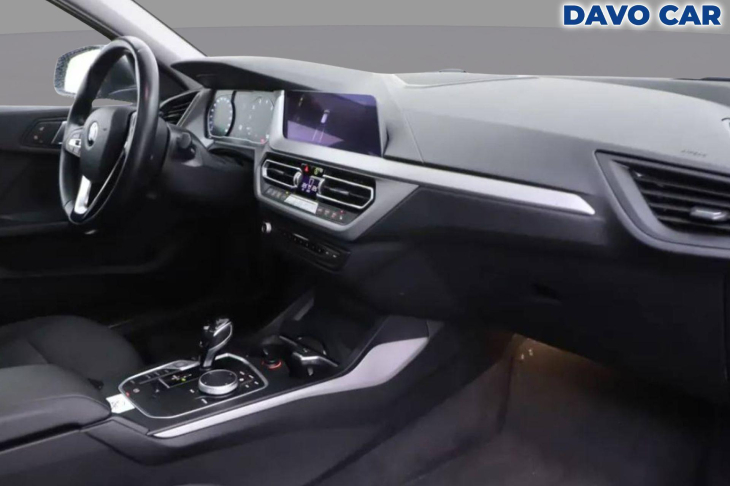 BMW Řada 1 1,5 118i Msport pano LED Aut.