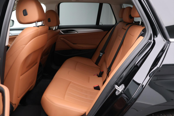 BMW Řada 5 2.0 D 140kW xDrive AT CZ