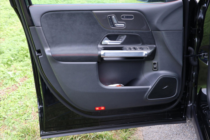 Mercedes-Benz GLB 2,0 200d 4MATIC AMG Premium Plus