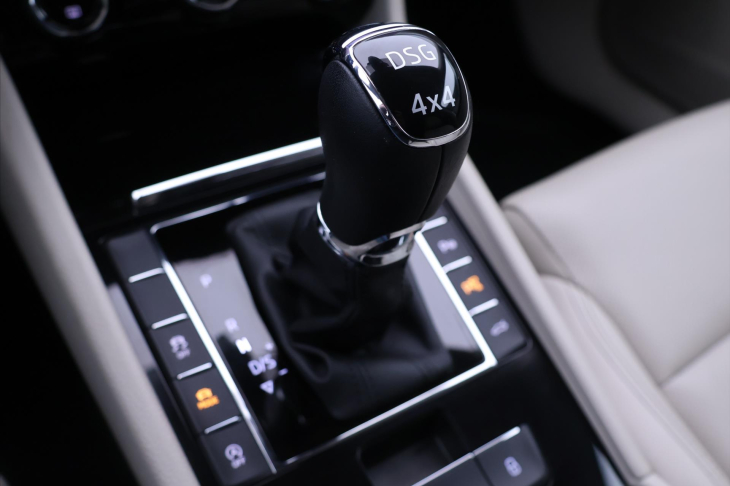 Škoda Superb 2,0 TDI 147kW L&K 4x4 DSG CZ DPH