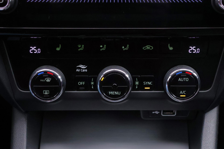 Škoda Octavia 1,0 TSI Style Plus Navi DPH