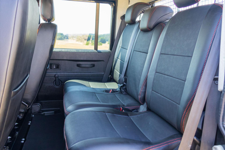 Land Rover Defender 2,2 TD Crew Cab Nový motor