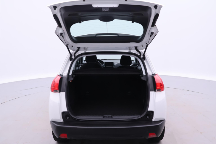 Peugeot 2008 1,2 PT 81kW Aut.klima CZ