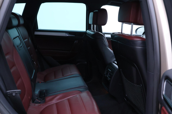 Volkswagen Touareg 3,0 TDI 193kW CZ Masaj DPH