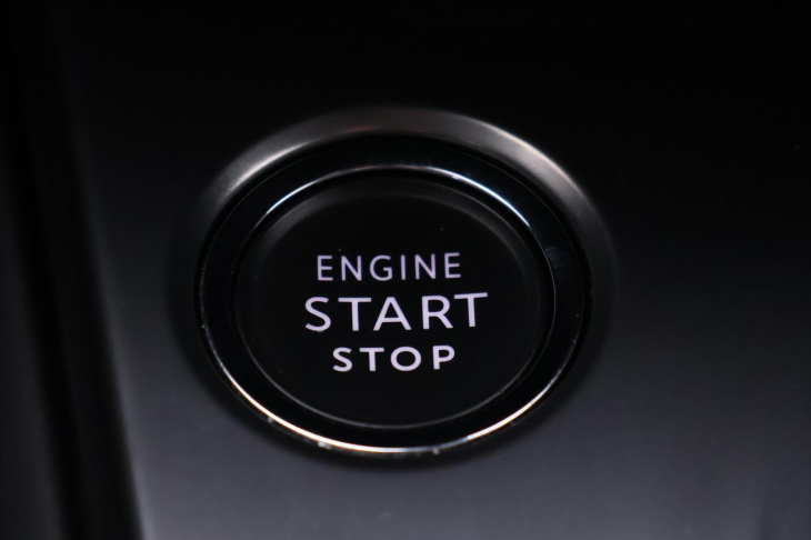 Peugeot 308 1,2 PT 96kW CZ Allure LED DPH