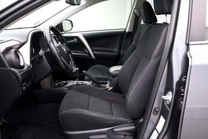 Toyota RAV4 2,5 HEV 114kW Executive 4WD