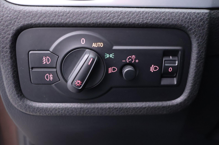 Volkswagen Touareg 3,0 TDI V6 180kW Aut. 4M Kůže