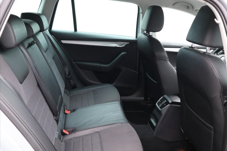 Škoda Octavia 1,4 TSI 103kW Elegance+ Xenon