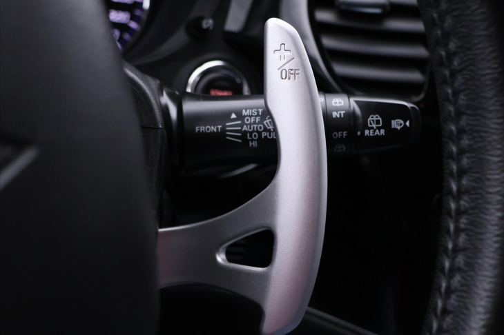 Mitsubishi Outlander 2,3 DI-D 110kW 4WD CZ Instyle