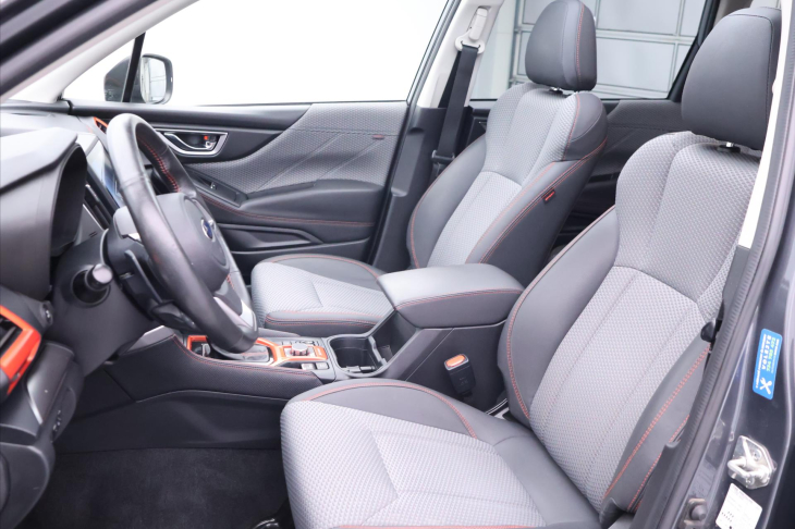 Subaru Forester 2,0 110kW CZ 4x4 Pano DPH