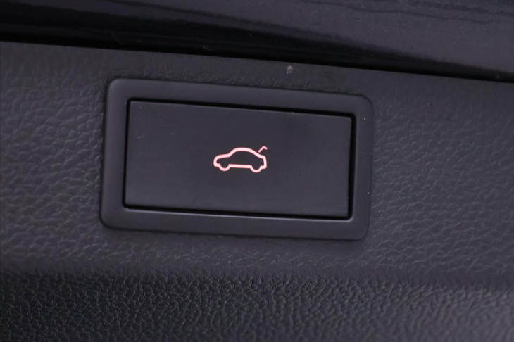 Škoda Karoq 2,0 TSI DSG 4x4 Sportline DPH