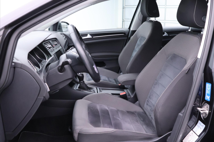 Volkswagen Golf 1,4 TSI Highline Bi-xenon