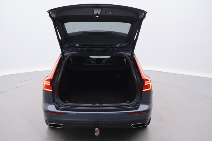 Volvo V60 2,0 145kW D4 4x4 DPH Cross Country