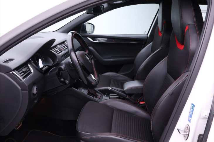 Škoda Octavia 2,0 TSI 162kW DSG Navi RS CZ