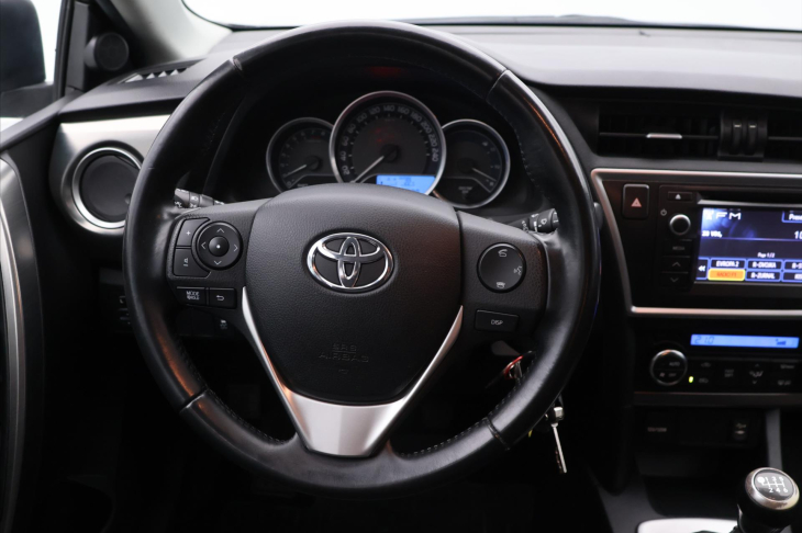 Toyota Auris 1,6 i 97kW Serv. Kniha