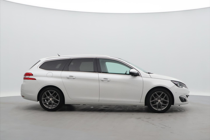 Peugeot 308 1,2 PT 96kW Allure LED Pano