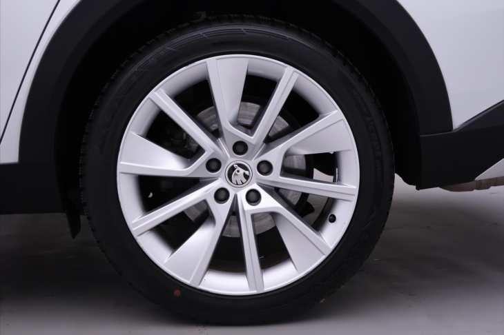 Škoda Superb 2,0 TDI 140kW DSG Scout 4x4 CZ