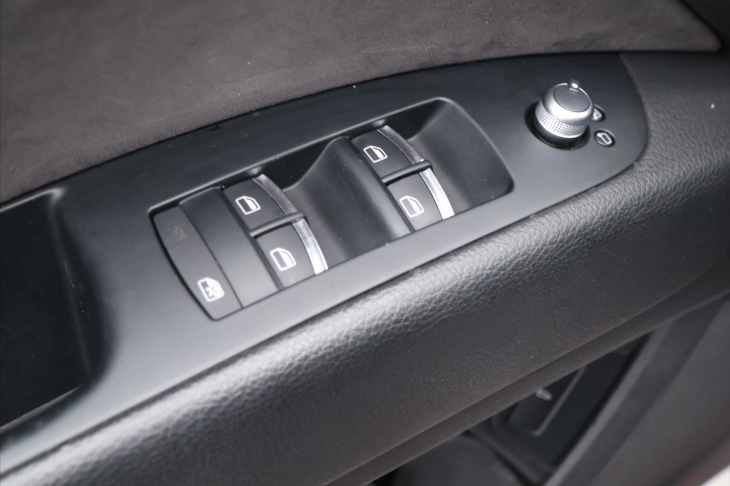 Audi Q7 3,0 TDI 150kW S-line CZ DPH