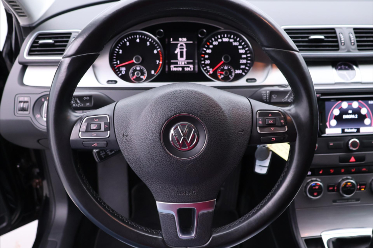 Volkswagen Passat 1,4 TSI 90kW Comfort Navi 1Maj