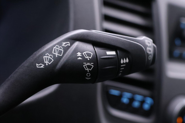 Ford Transit 2,0 TDCI 96kW L2 9-Míst CZ DPH