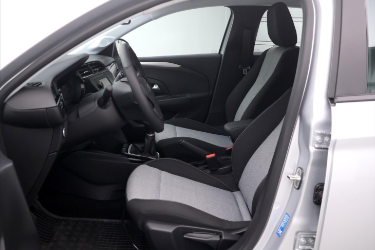 Opel Corsa 1,2 i 55kW Edition CZ 1.Maj.