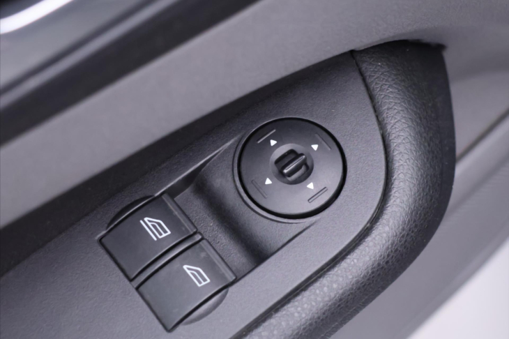 Ford Focus 1,4 i 59kW Tažné STK 05/27