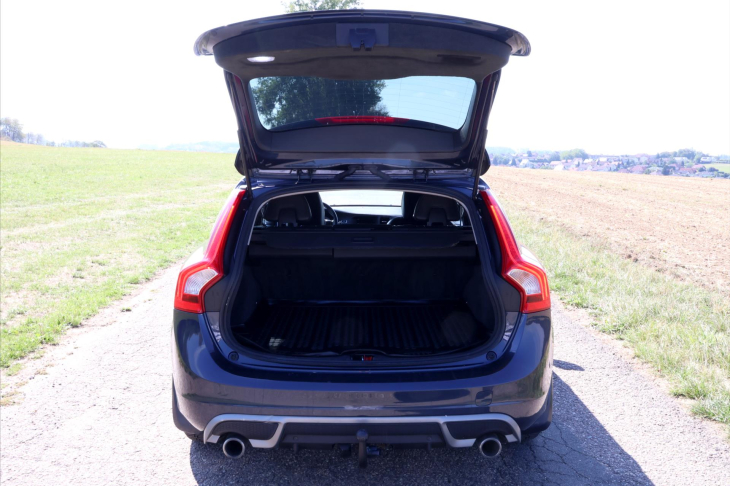 Volvo V60 2,4 D4 V5 Aut. AWD R-design