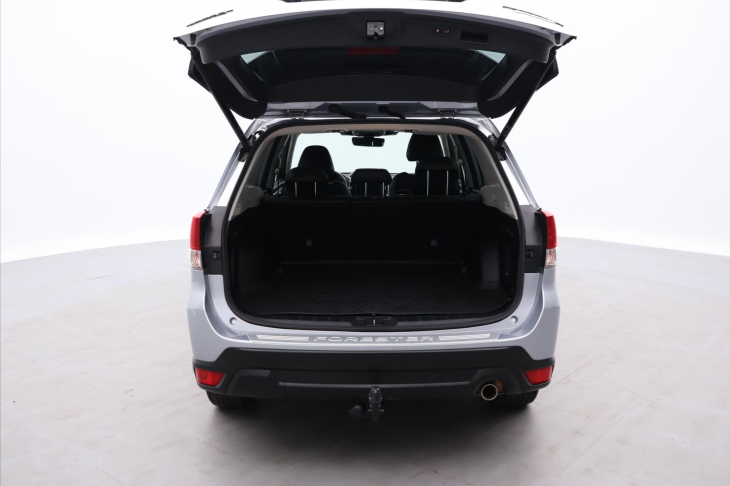 Subaru Forester 2,0 e-BOXER CVT Executive CZ