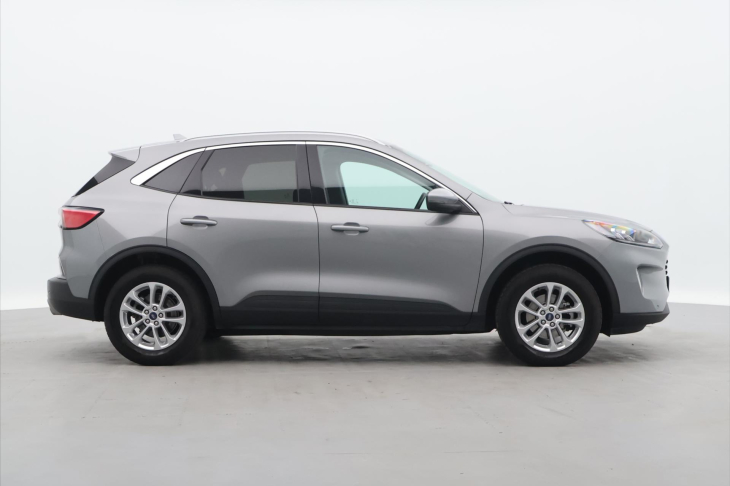Ford Kuga 2,5 Hybrid 140kW AWD Titanium