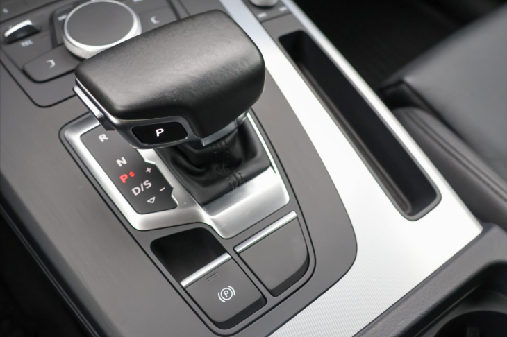 Audi Q5 2,0 TFSI Quattro S-tronic CZ