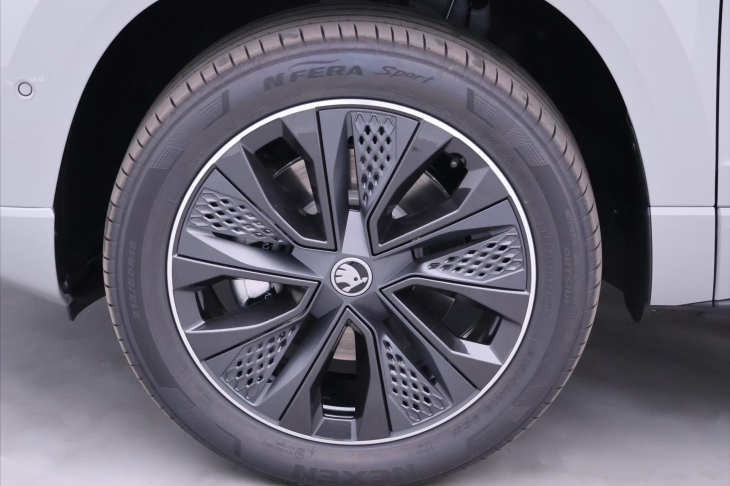 Škoda Karoq 1,5 TSi Sportline DSG 1maj DPH