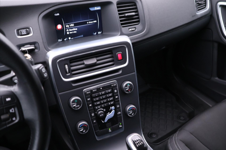 Volvo V60 2,0 D3 110kW Momentum