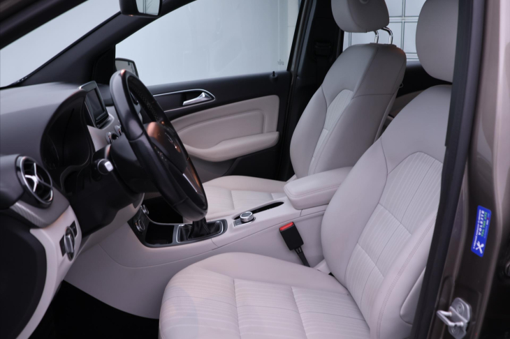 Mercedes-Benz Třídy B 1,6 180 90kW Aut.klima Navi