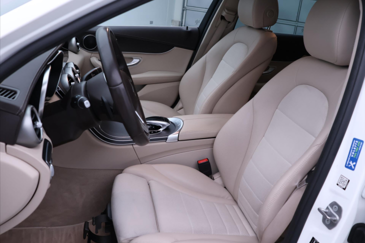 Mercedes-Benz Třídy C 2,0 220d 143kW 4Matic LED