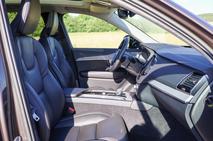 Volvo XC90 2,0 B5 AWD Ultimate Dark 7-Míst