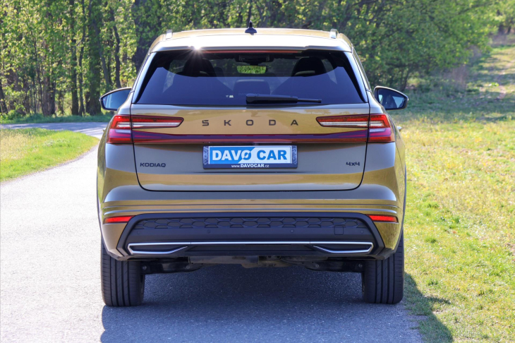Škoda Kodiaq 2,0 TDI DSG 4x4 Sportline 7-Míst