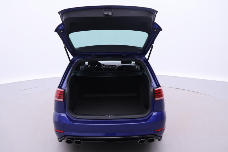 Volkswagen Golf 2,0 TSI R 228kW 4M DSG Virtual