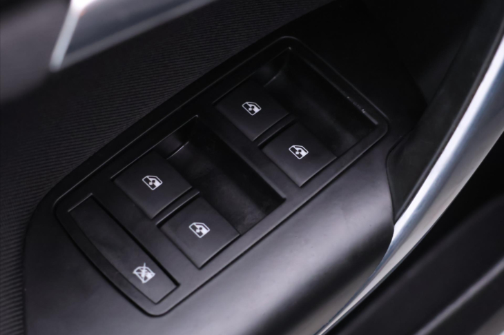 Opel Insignia 1,6 CDTi 100kW Klima CZ