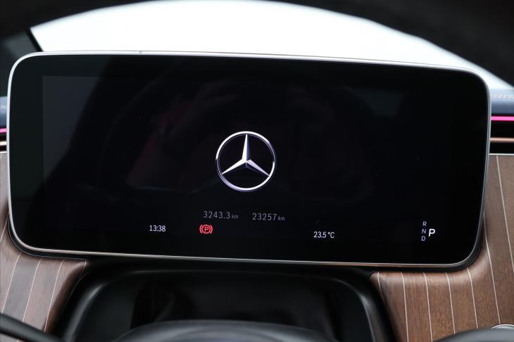 Mercedes-Benz EQE 300 180kW ZÁRUKA