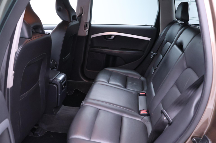 Volvo V70 2,4 D5 158 kW Summum