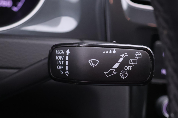 Volkswagen Golf 1,0 TSI 85kW CZ 86 000 km