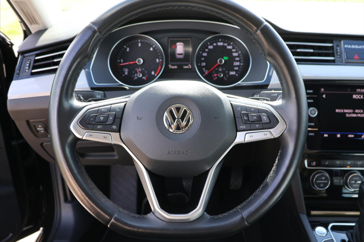 Volkswagen Passat 2,0 TDI 140kW DSG LED Aut.klima