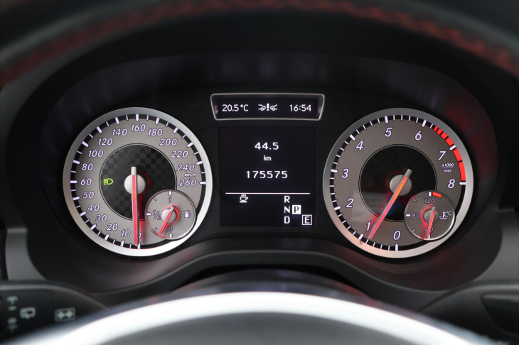 Mercedes-Benz Třídy A 1,6 200i Aut. AMG Prestige